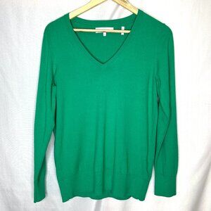 Preppy Literary Chic V-neck long sleeve green Lark & Ro sweater. Size L